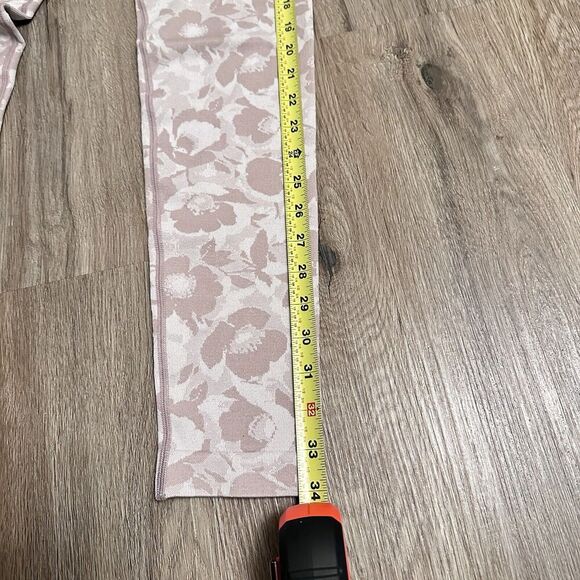 NWOT AnyBody Women's Pink Floral Jacquard Knit Leggings Size L Loungewear Barbie - Picture 8 of 10